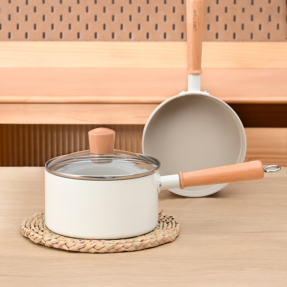 Casserole motli  blanc 16cm avec manche en bois