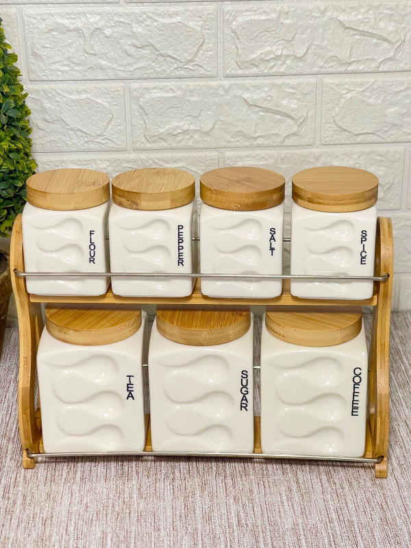 Set portes épices 7 pièces en céramique avec un support en bambo